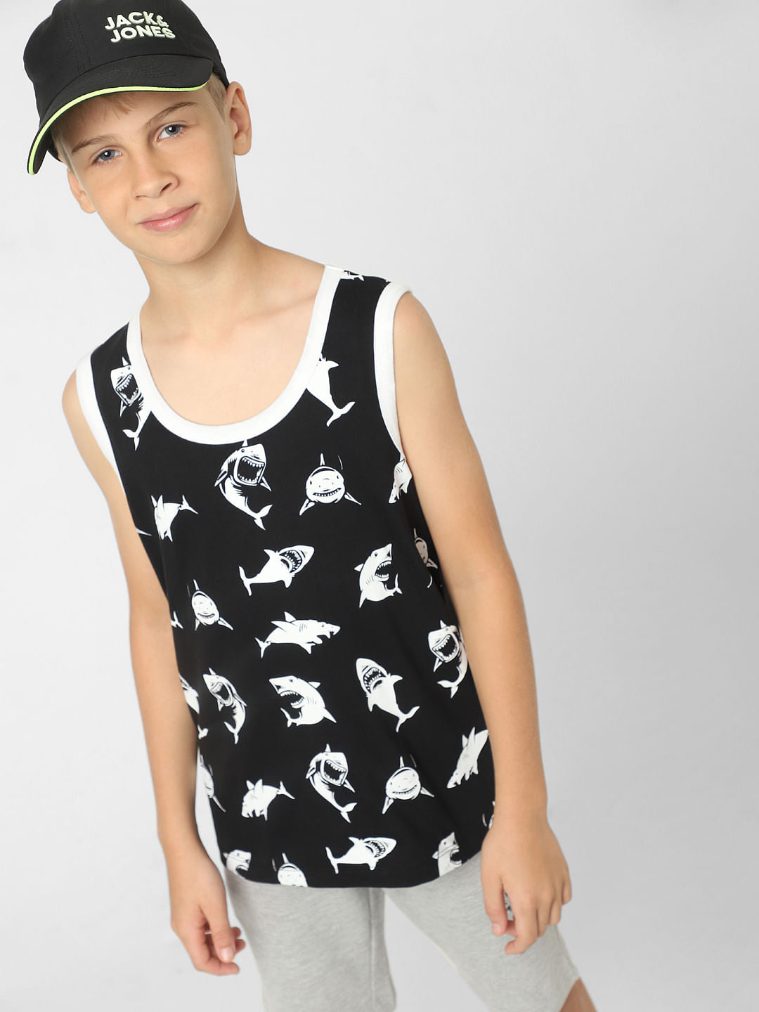 Boys Black Printed Crew Neck Vest - 4/5Y