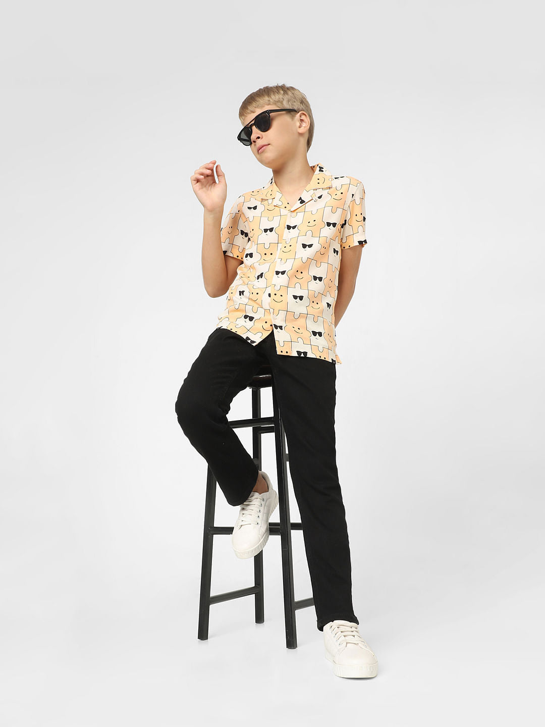 Boys Black Mid Rise Regular Fit Jeans - 4/5Y