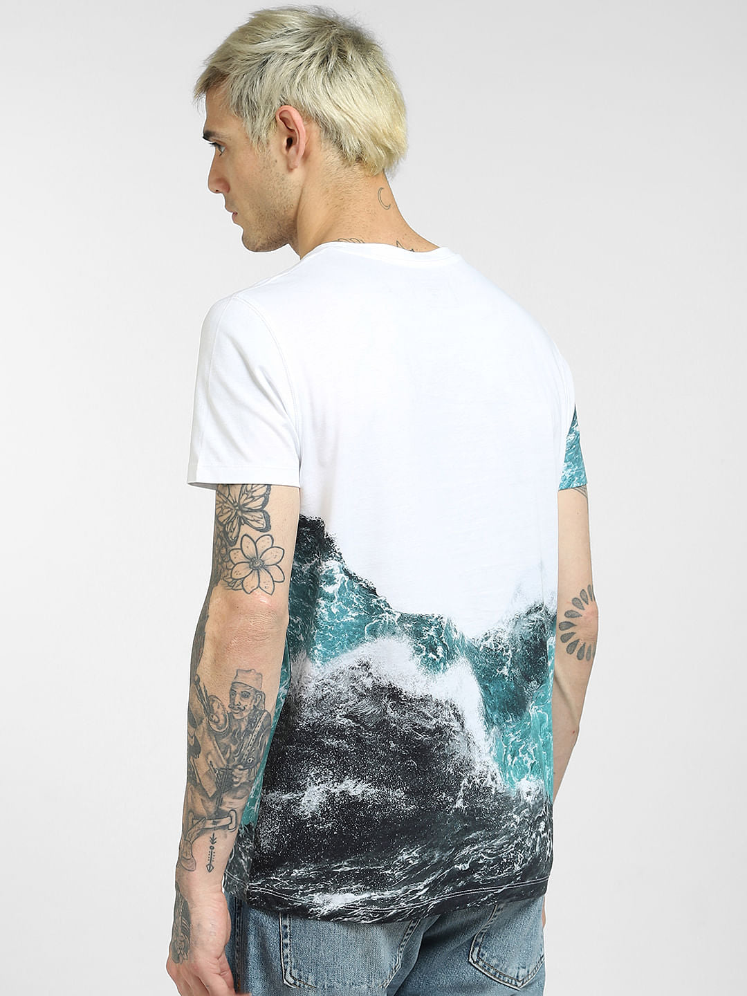 White Wave Graphic Print T-shirt