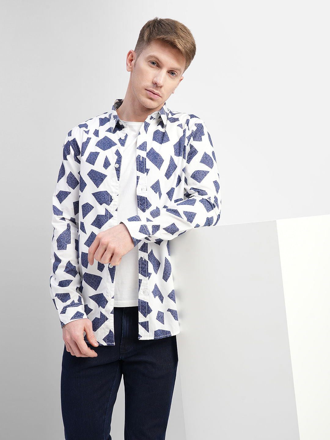 White Abstract Print Full Sleeves Shirt - S