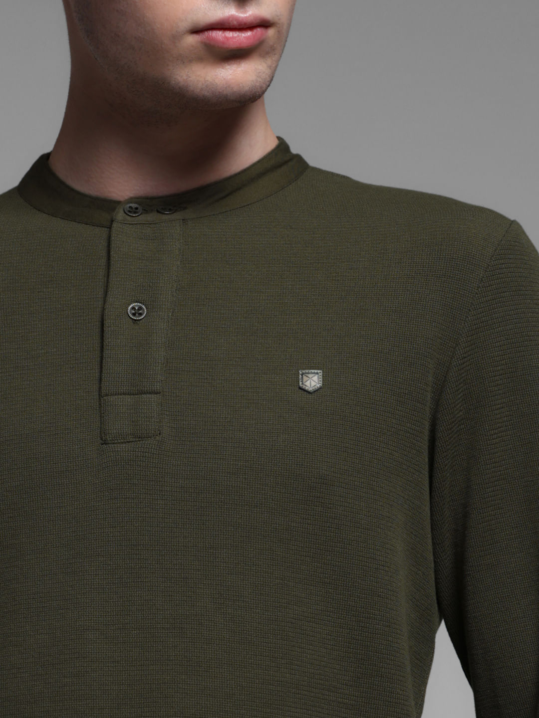 GREEN HENLEY T-SHIRT