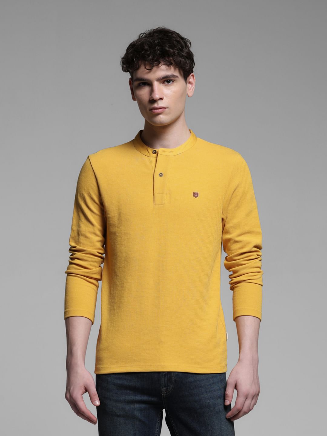 YELLOW HENLEY T-SHIRT - M