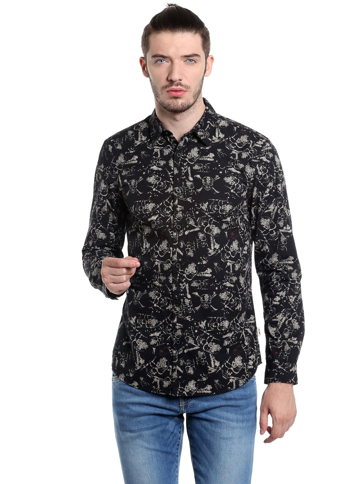 Pirates Of The Caribbean Skull Print Black Shirt - S