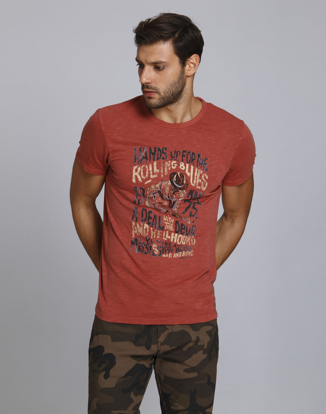 Red Graphic Print Crew Neck T-Shirt - S