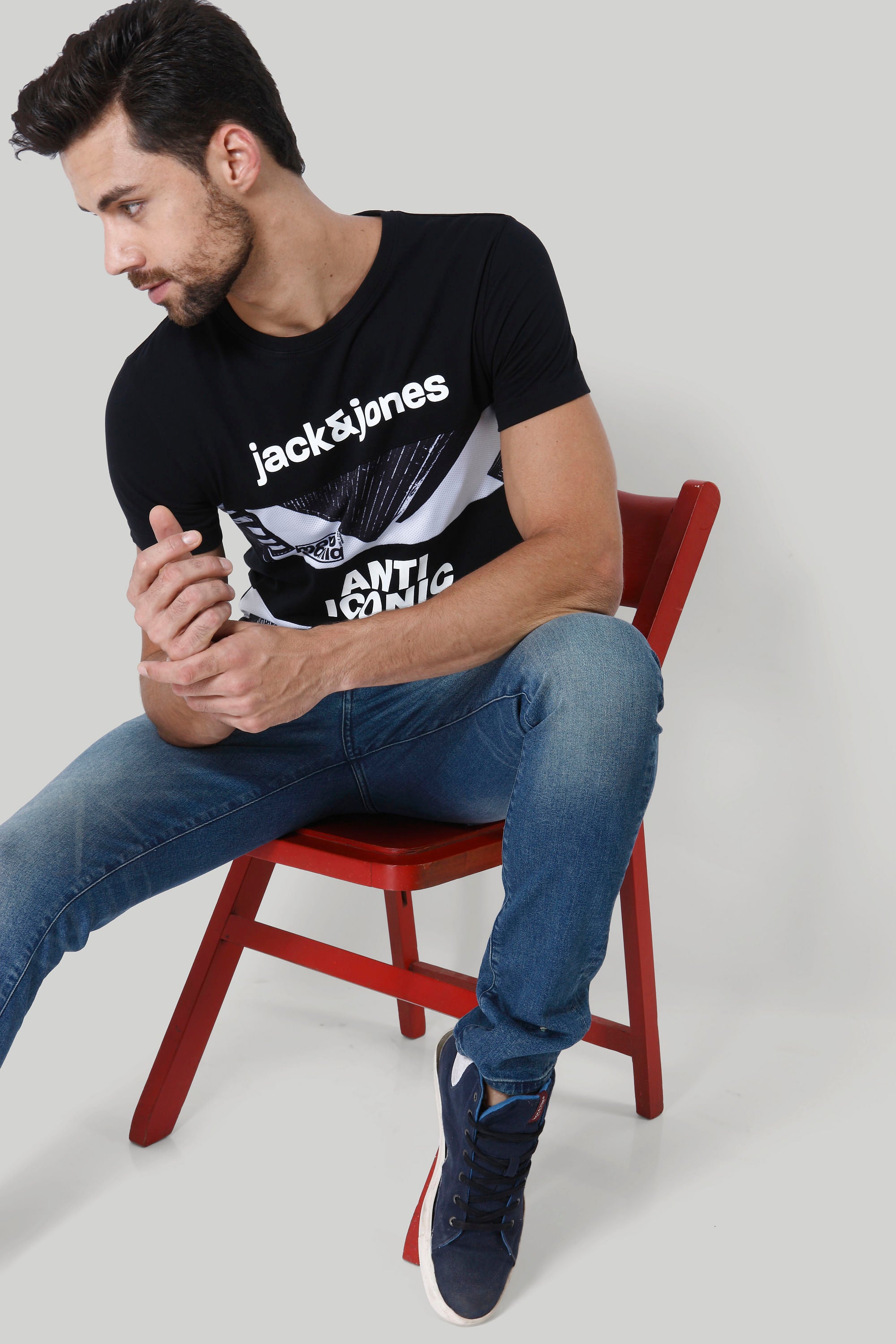 Black Graphic Print Crew Neck T-Shirt