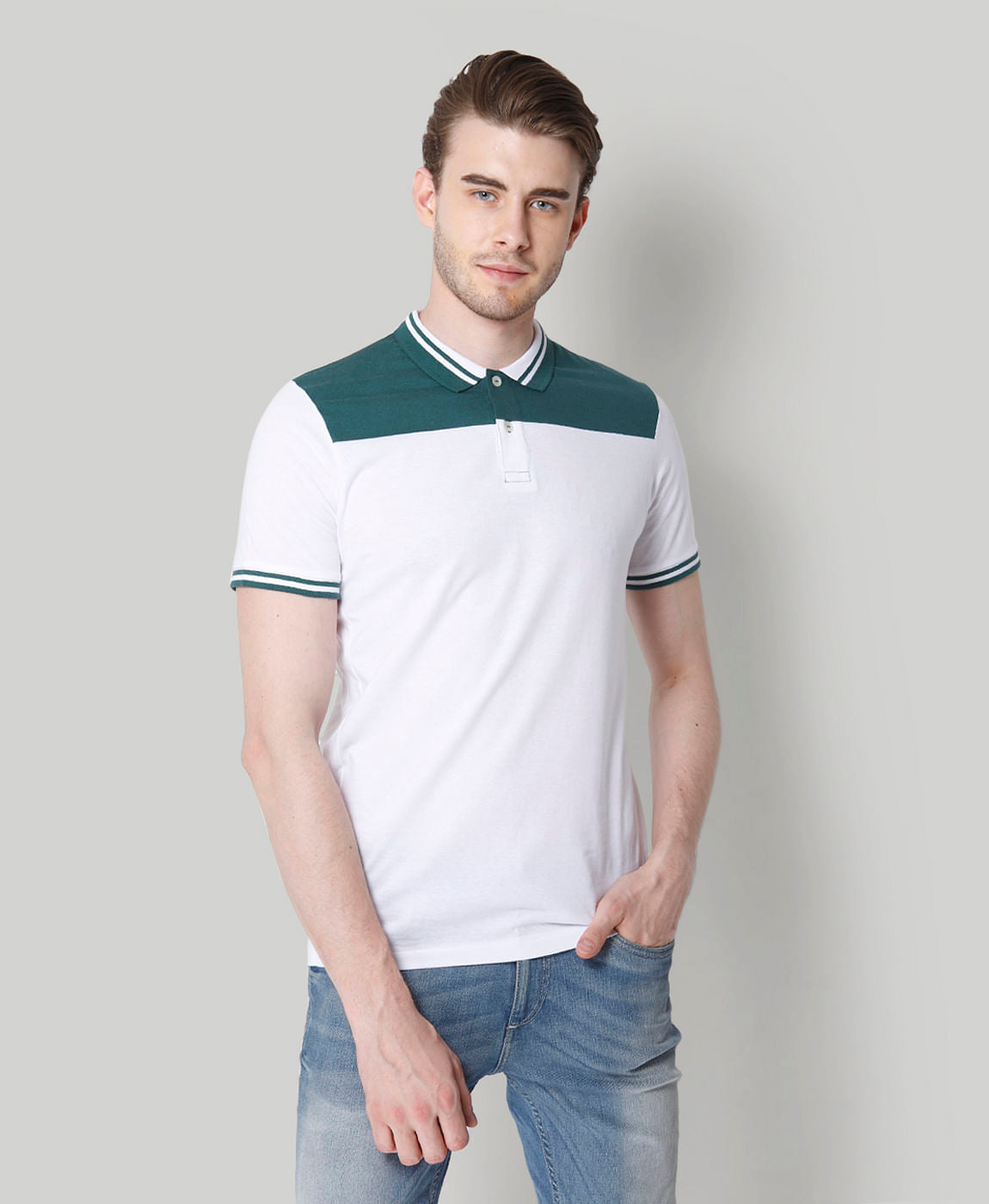 While Colour Blocked Polo T-Shirt - S