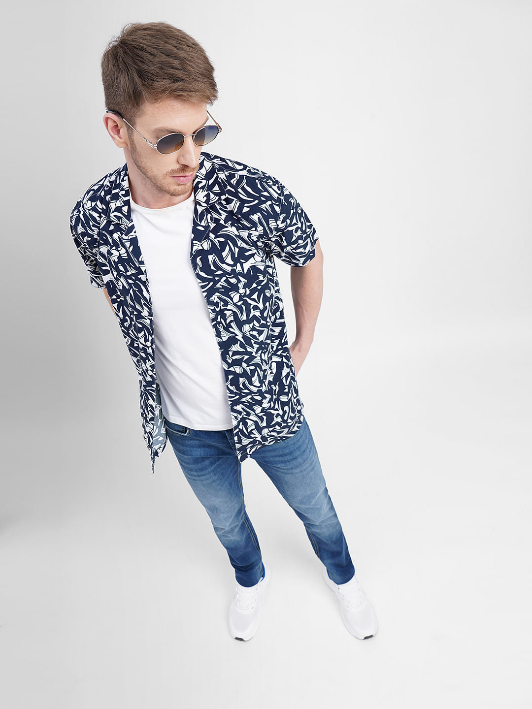 White All Over Print Short Sleeves Shirt - S