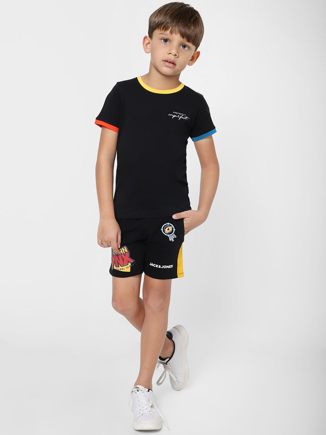 Boys Black Contrast Tipping Crew Neck T-shirt - 4/5Y