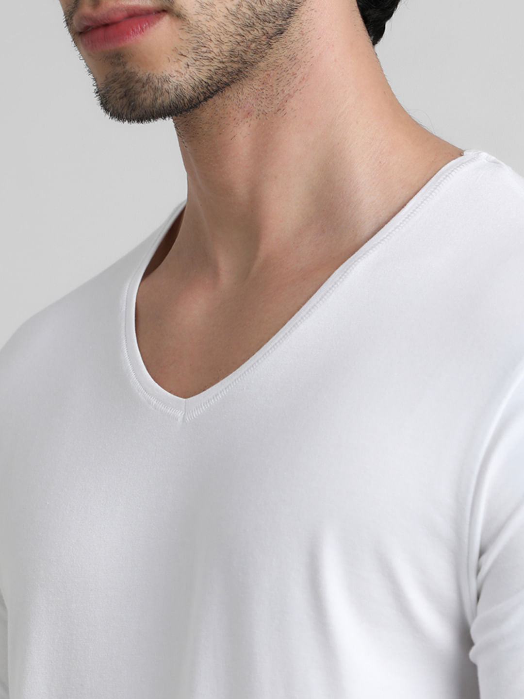 White Solid V-Neck T-shirt