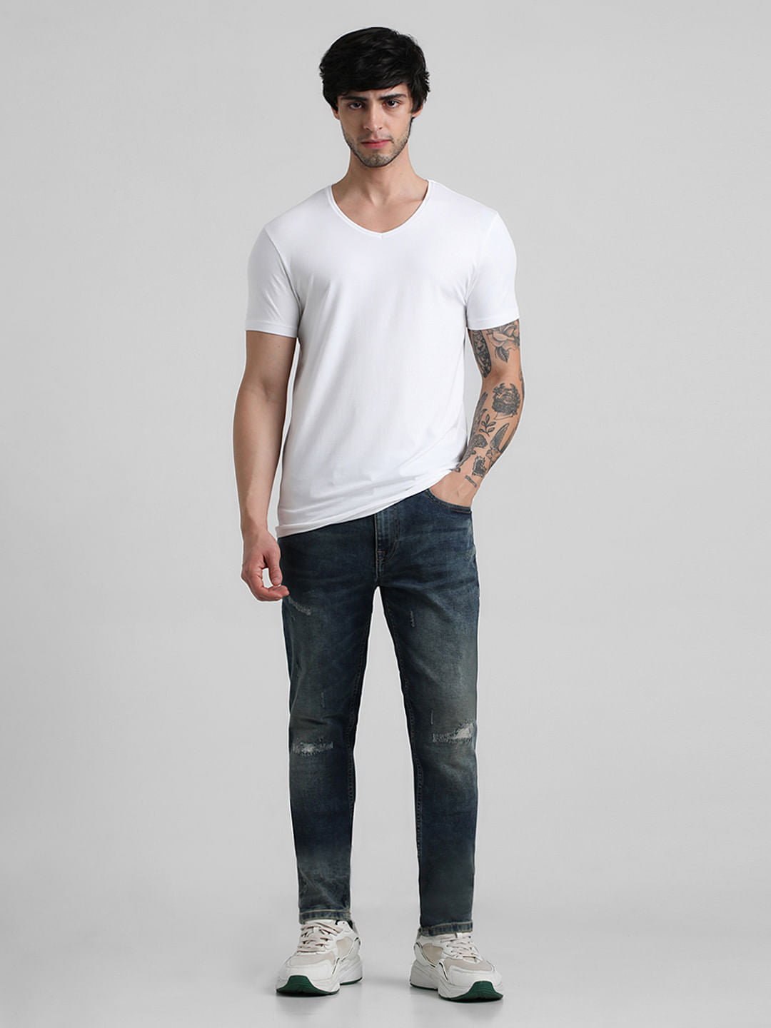 White Solid V-Neck T-shirt