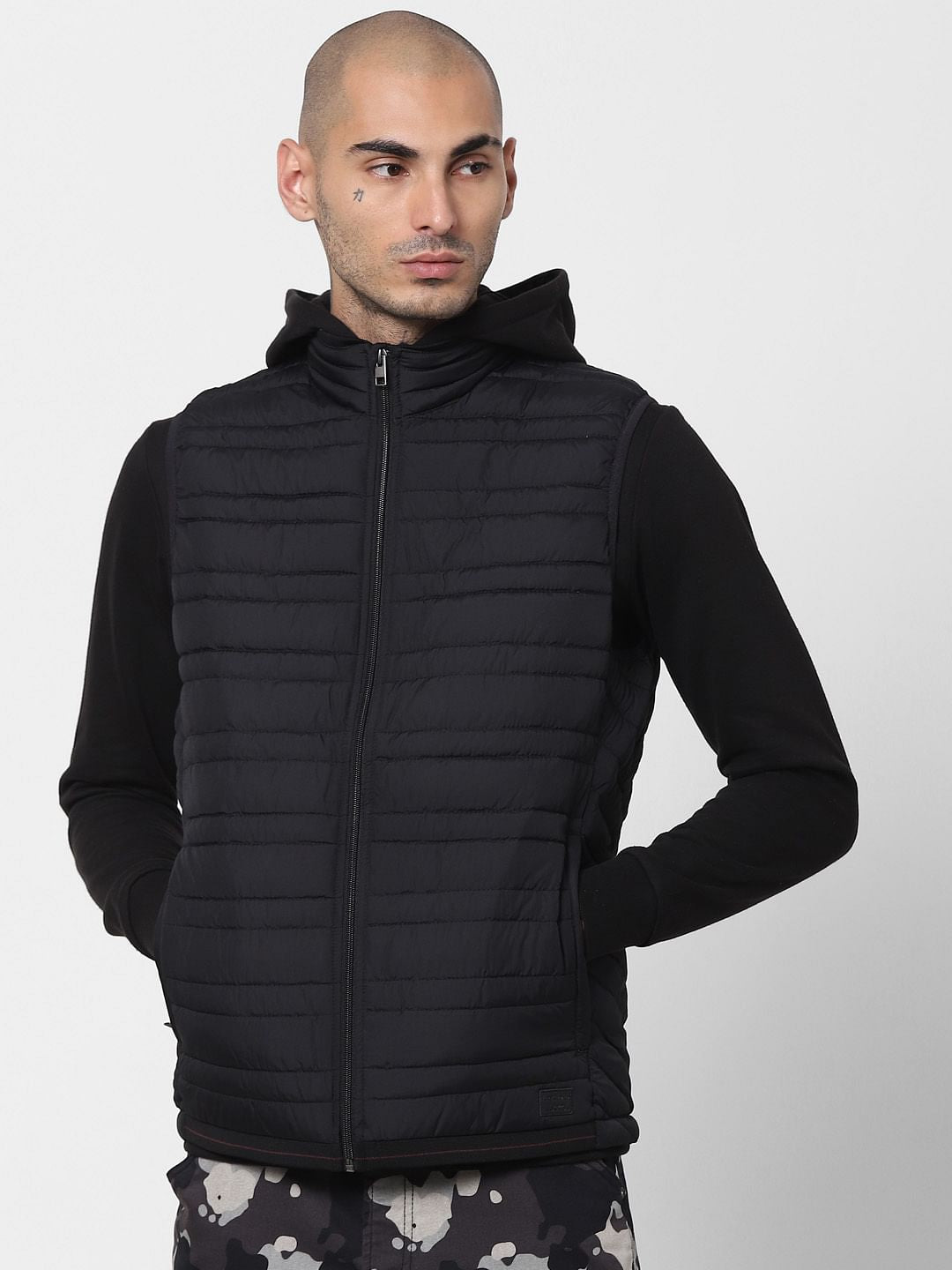 Black Sleeveless Lightweight Puffer Jacket