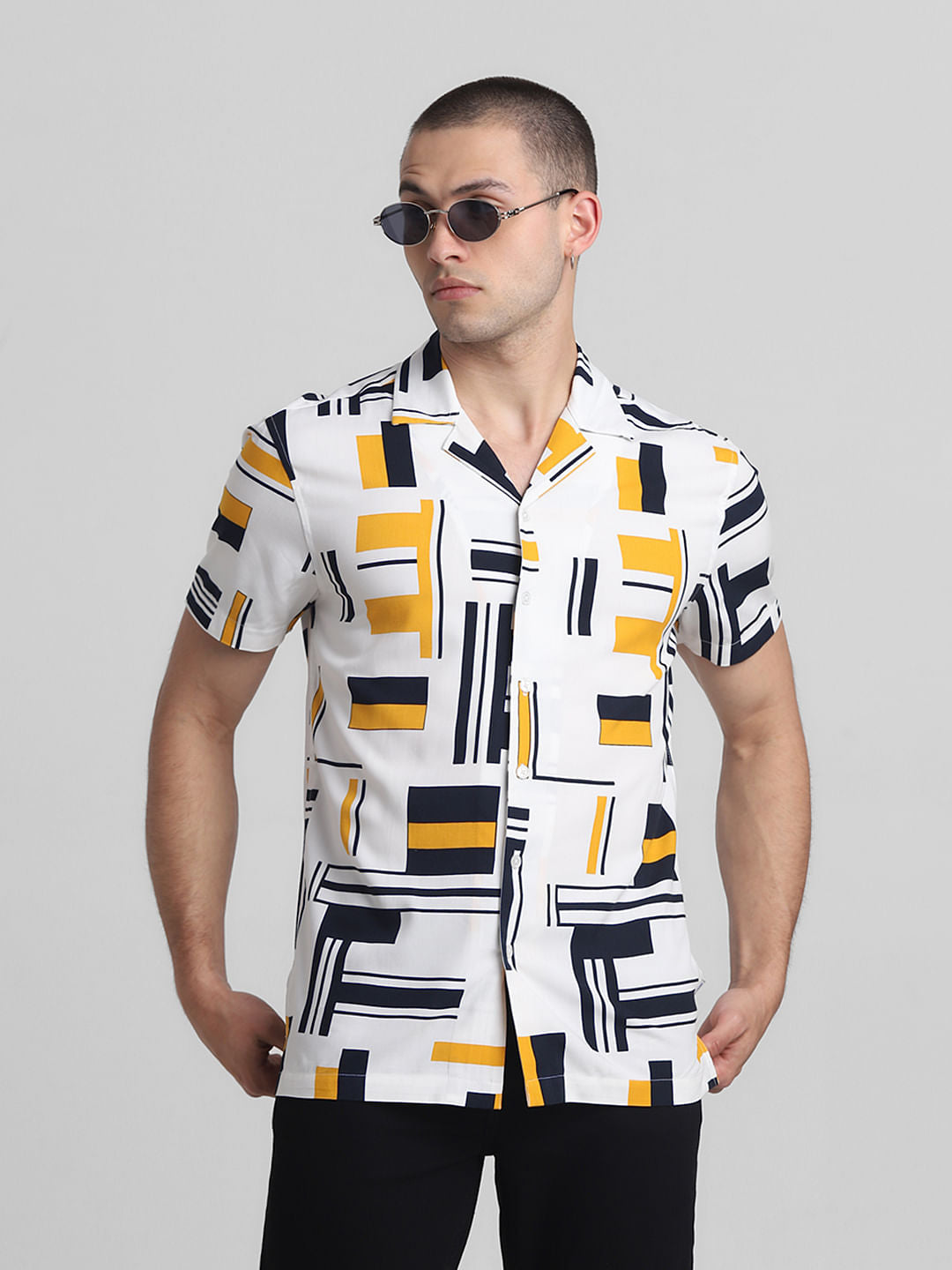 White Printed Short Sleeves Shirt - S