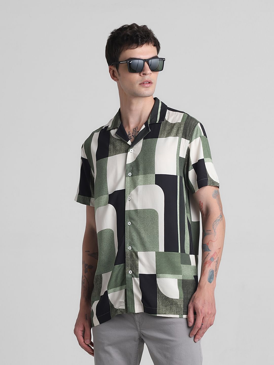 Green Printed Short Sleeves Shirt - M