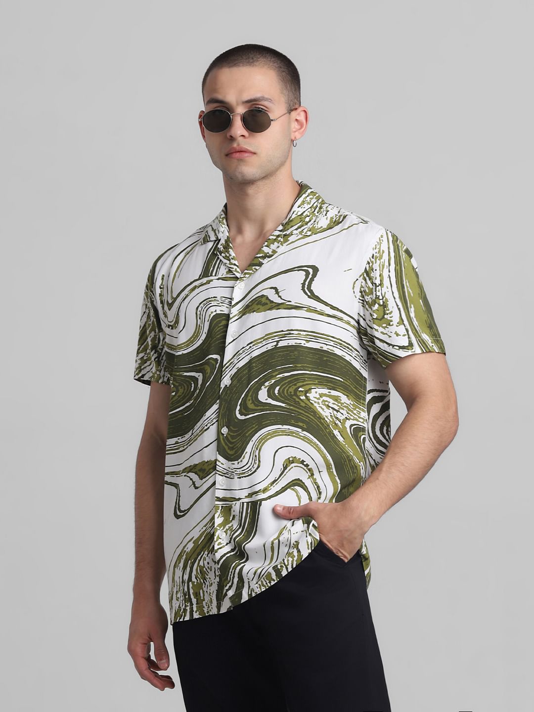 Green Abstract Print Short Sleeves Shirt - M