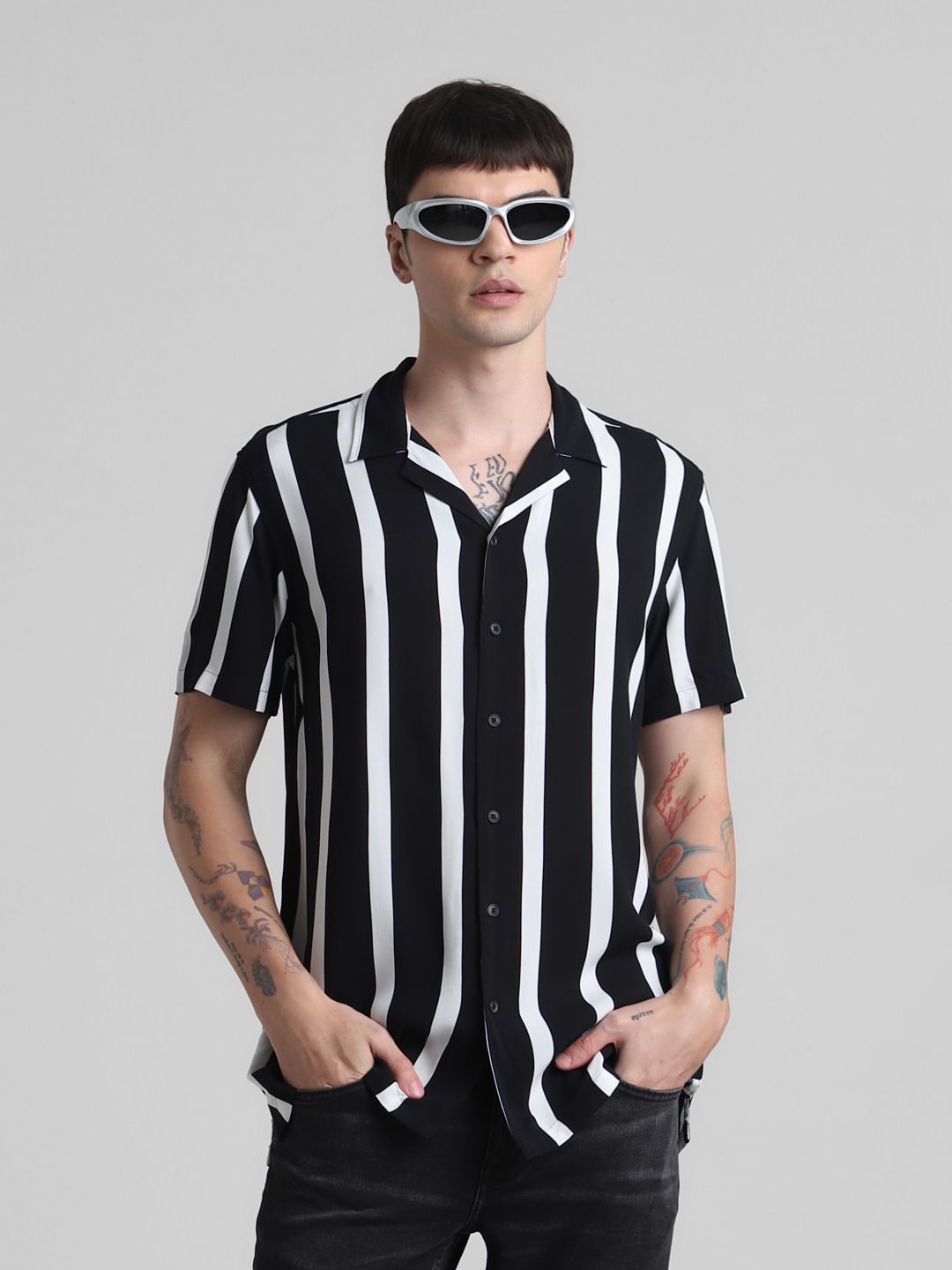 Black Striped Short Sleeves Shirt - S