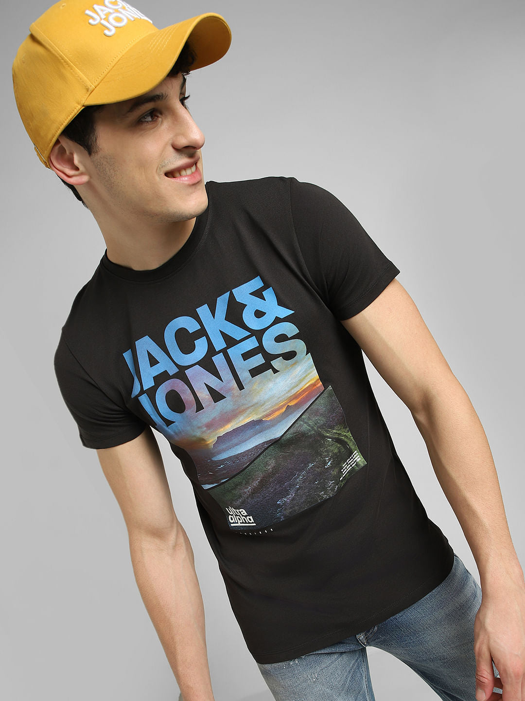 Black Graphic Print Crew Neck T-shirt - S