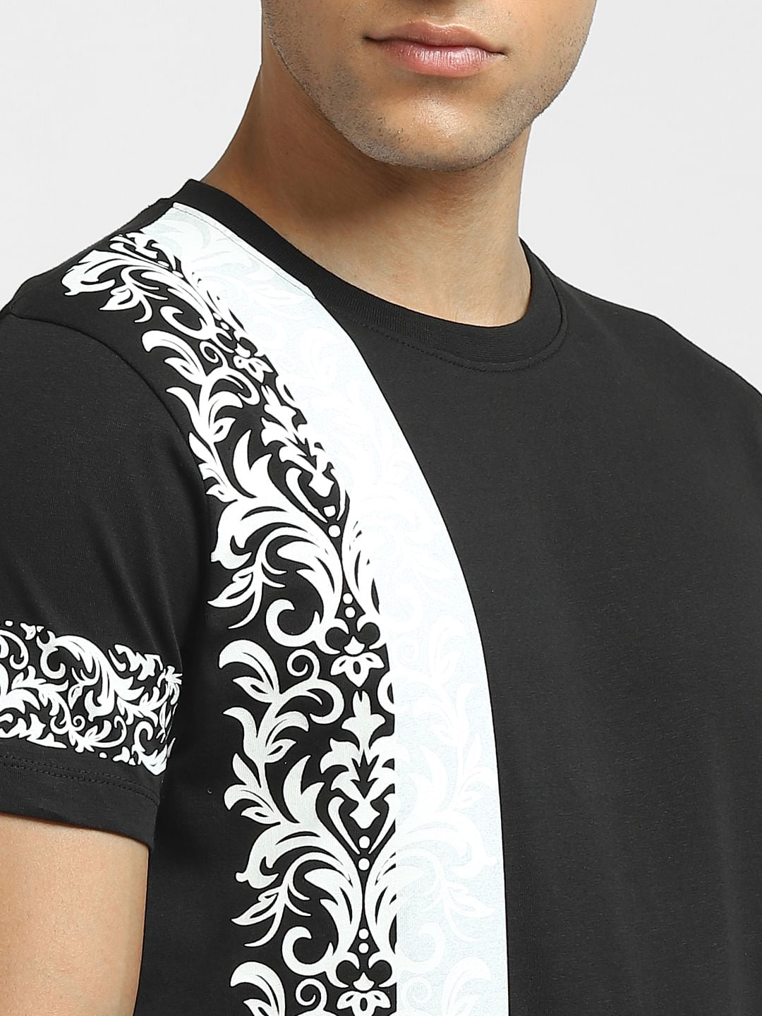 Black Graphic Print Crew Neck T-shirt