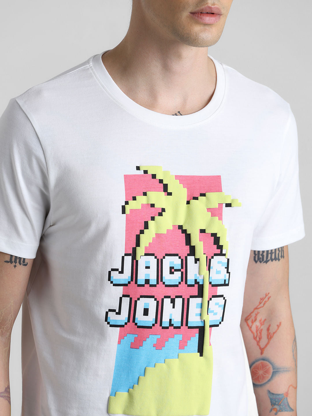 White Graphic Print T-shirt