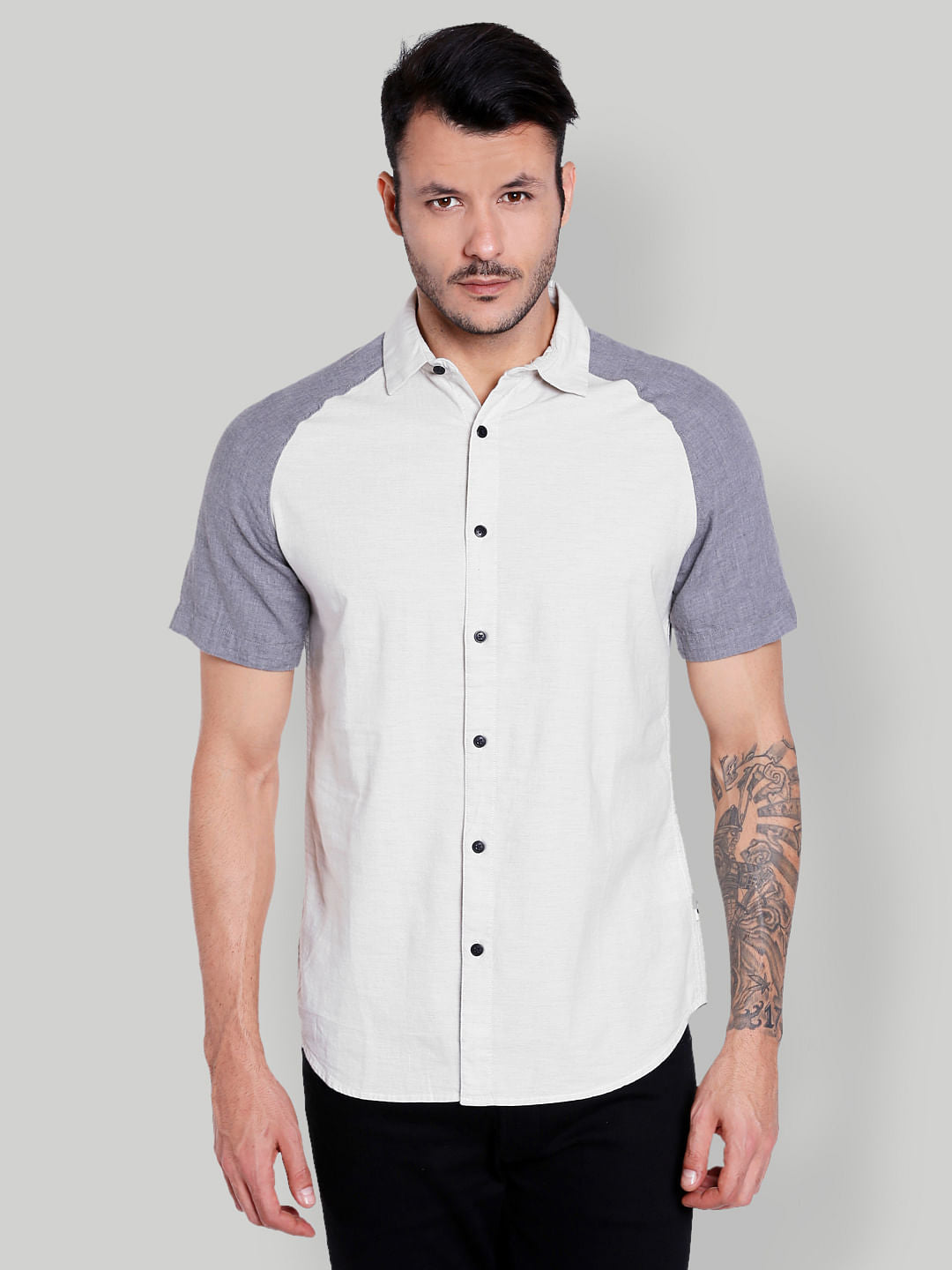 White Short Sleeves Shirt - S