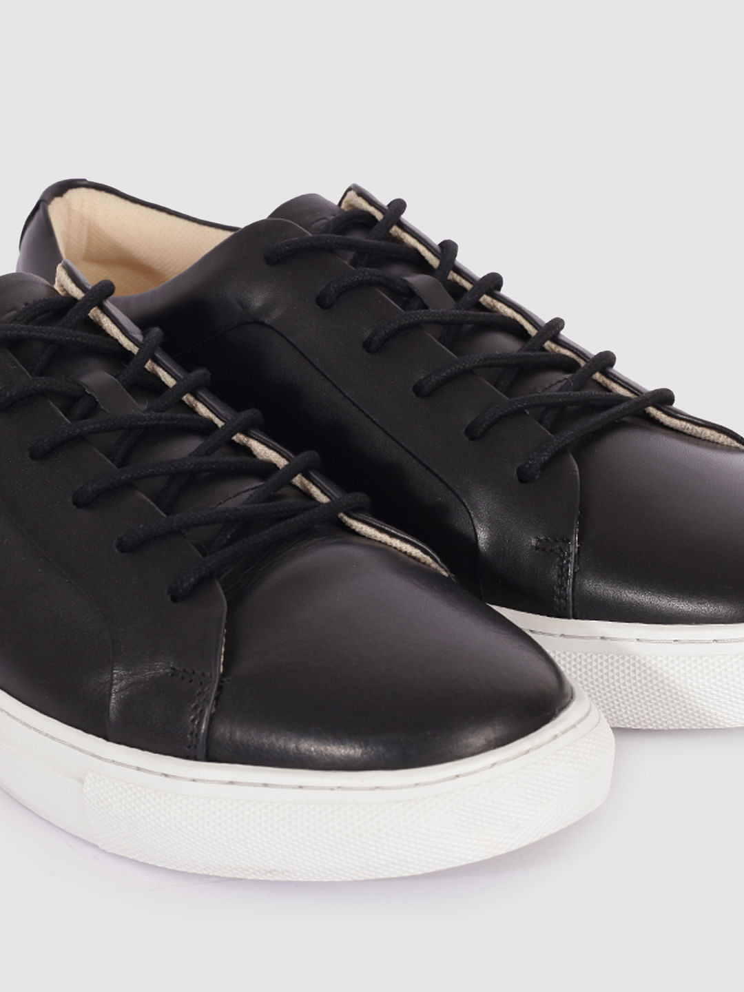 Black Sneakers