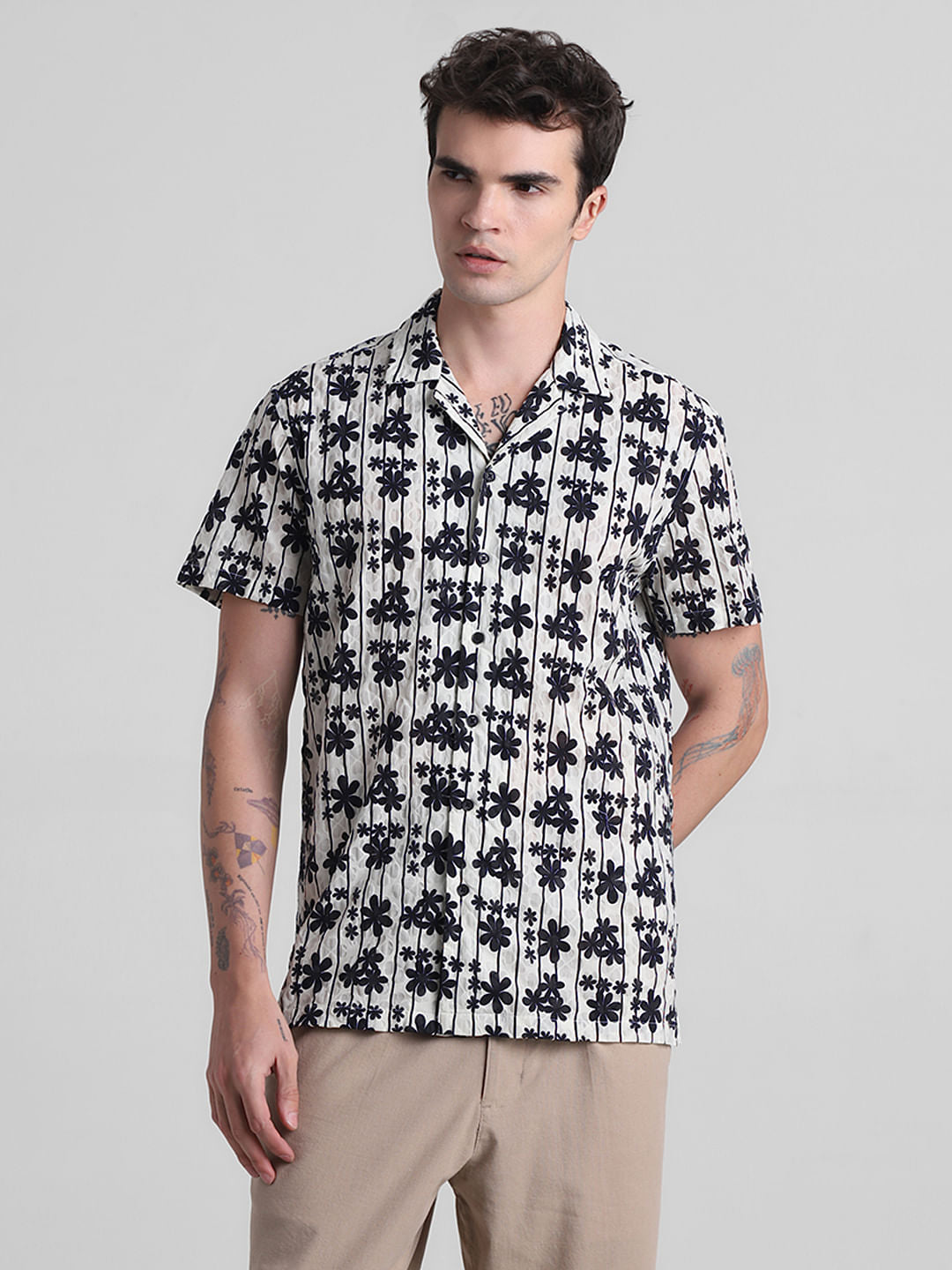 Black Embossed Print Short Sleeves Shirt