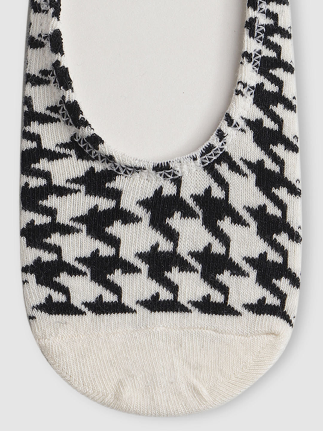 White Houndstooth Print No Show Socks