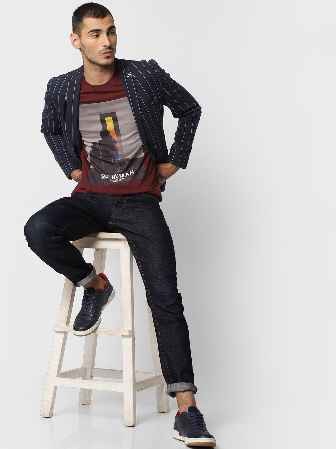 Burgundy Graphic Print Crew Neck T-shirt - S