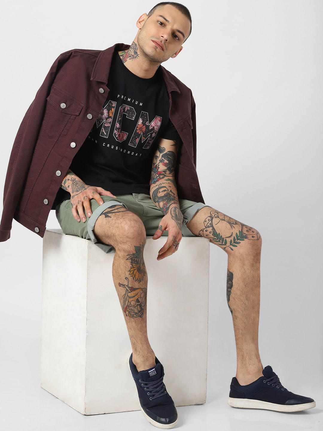 Black Typographic Print Crew Neck T-Shirt - S