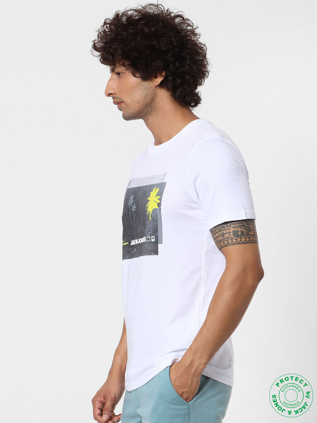 White Graphic Print T-shirt
