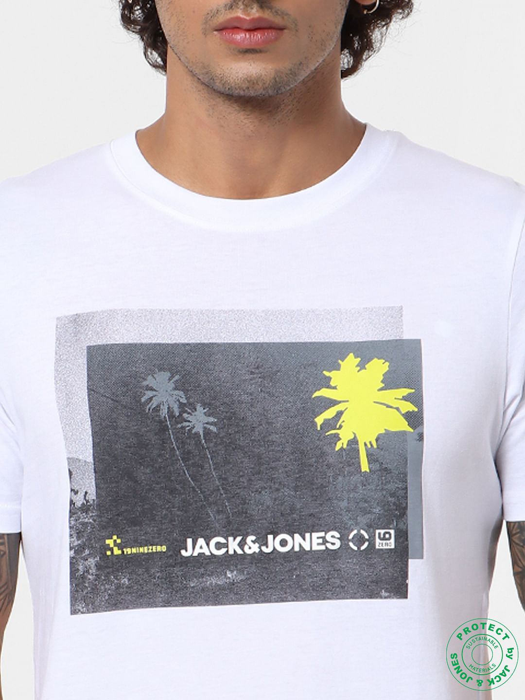 White Graphic Print T-shirt