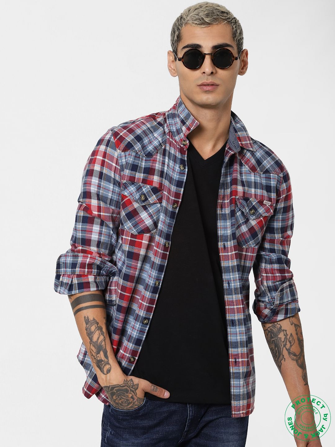 Black V Neck T-shirt - S