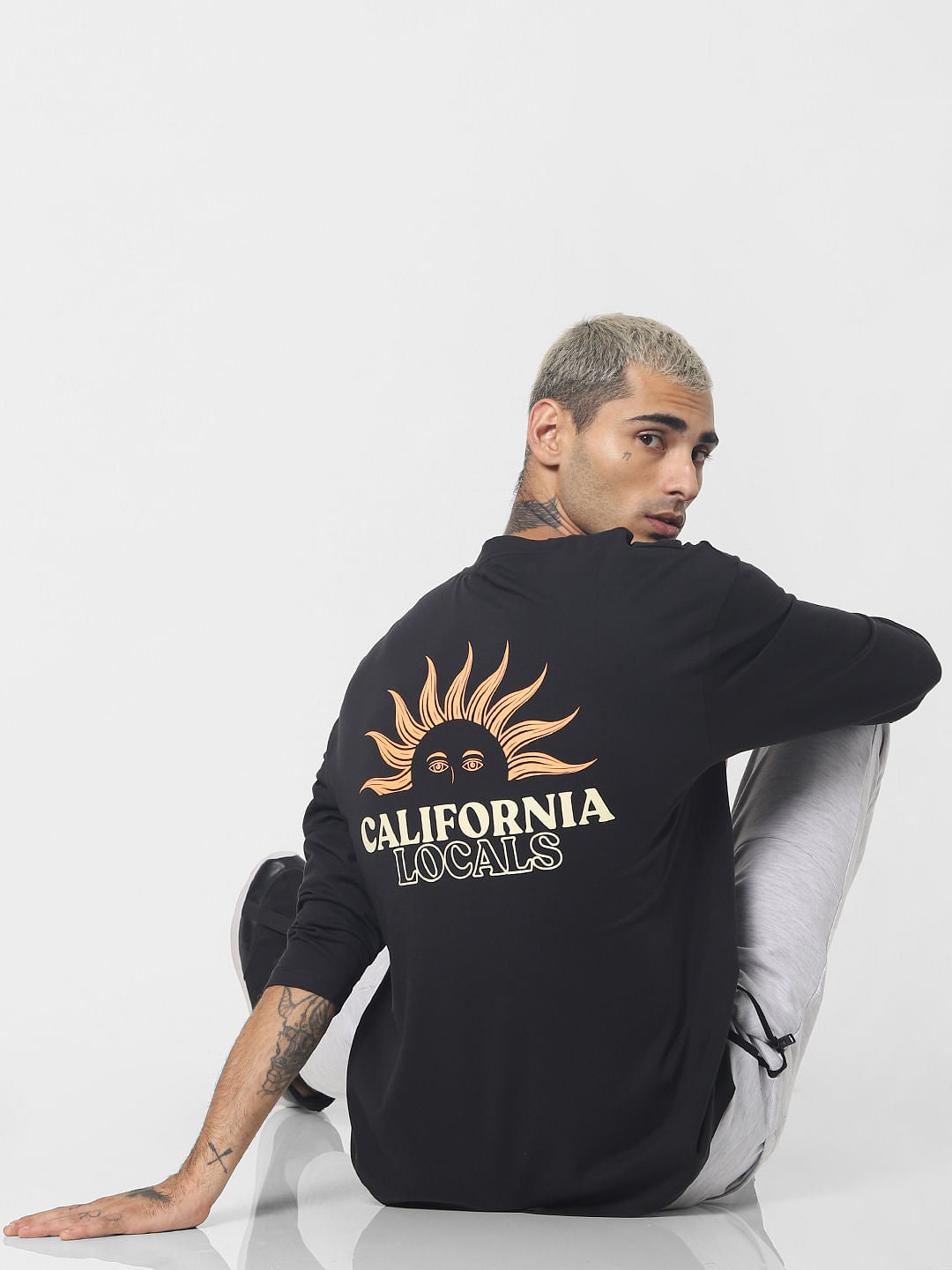 Black Graphic Print Crew Neck T-shirt - S