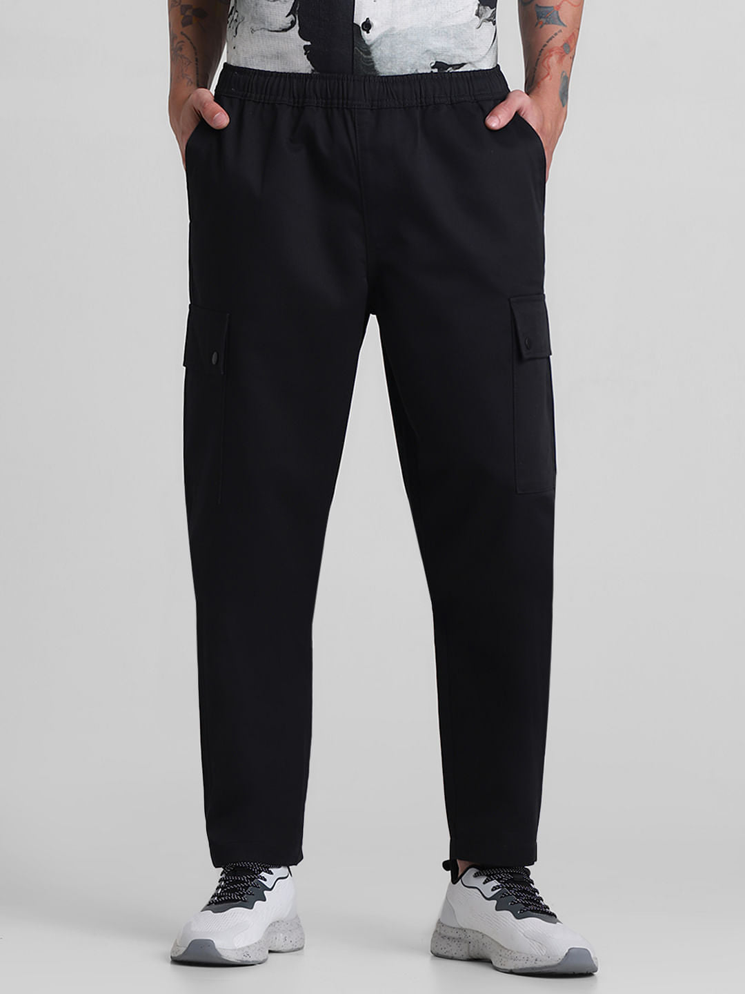 Black Mid Rise Cargo Joggers - S