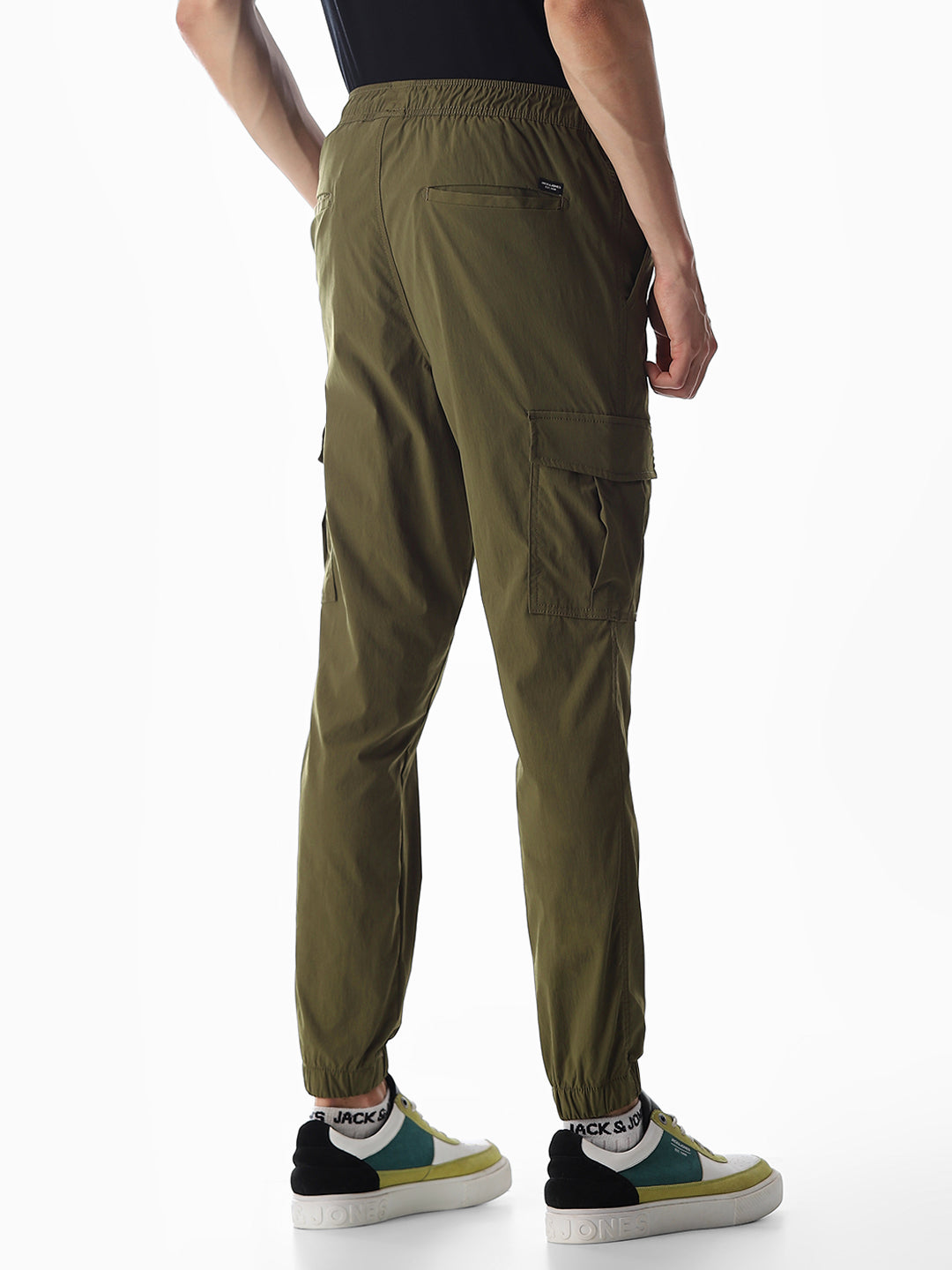 Men Solid Olive Slim Fit Cargo Joggers With 6 Pockets