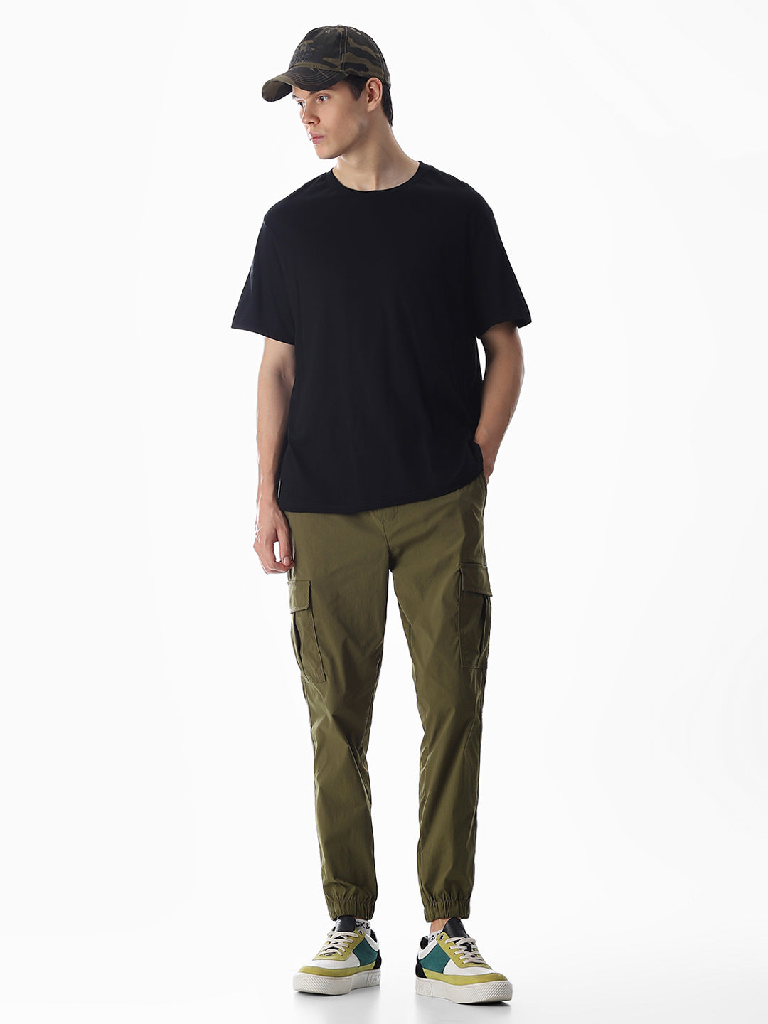 Men Solid Olive Slim Fit Cargo Joggers With 6 Pockets