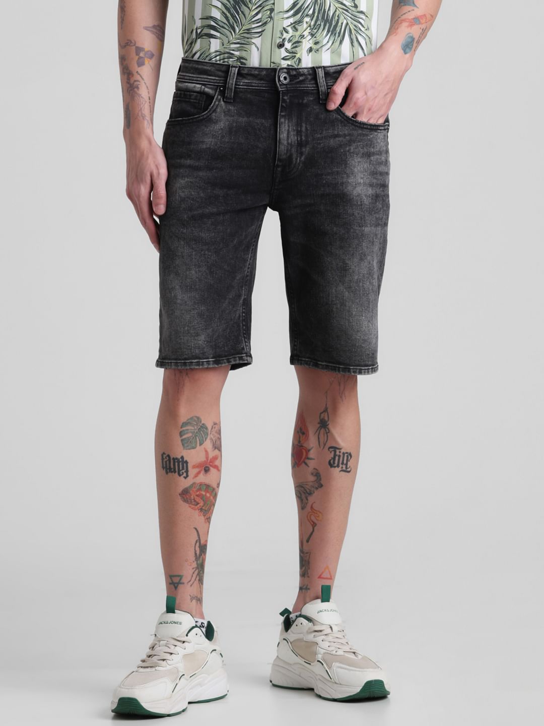 Black Low Rise Washed Denim Shorts - S