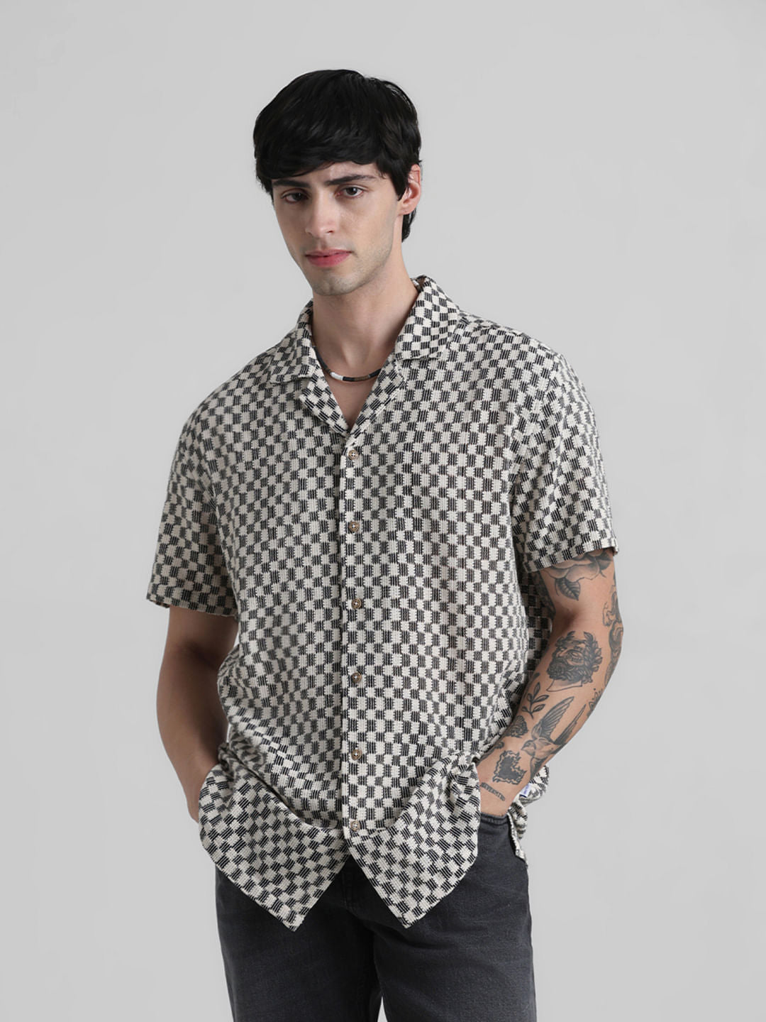 Black Printed Short Sleeves Shirt - S