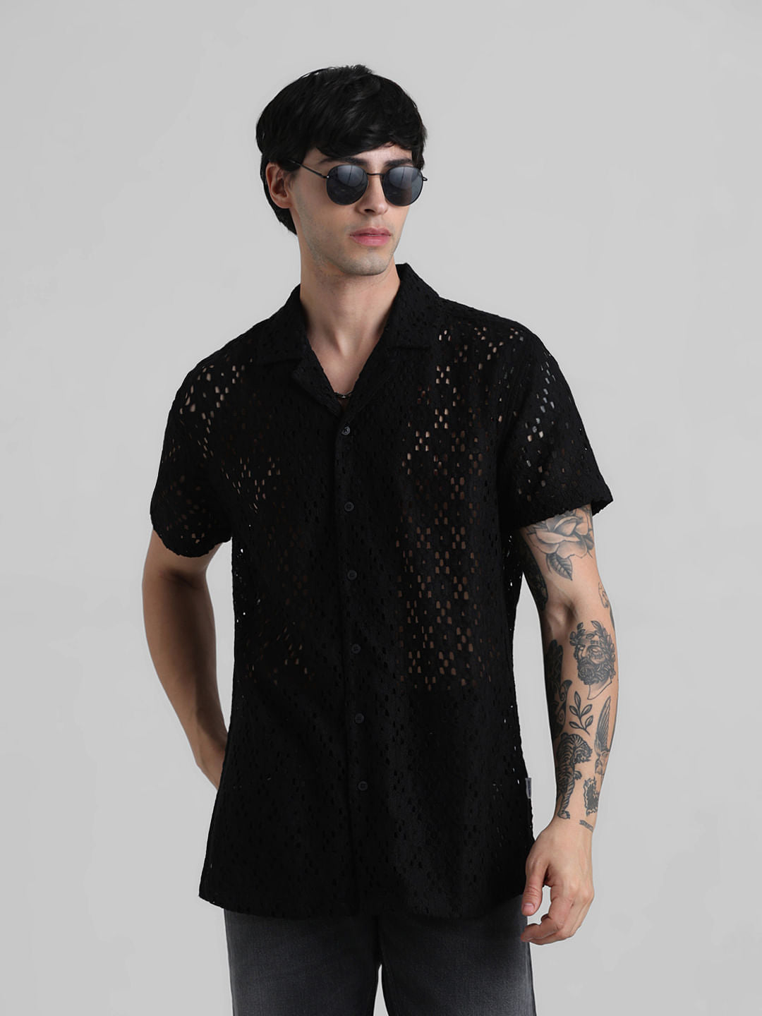 Black Cut-Out Short Sleeves Shirt - S