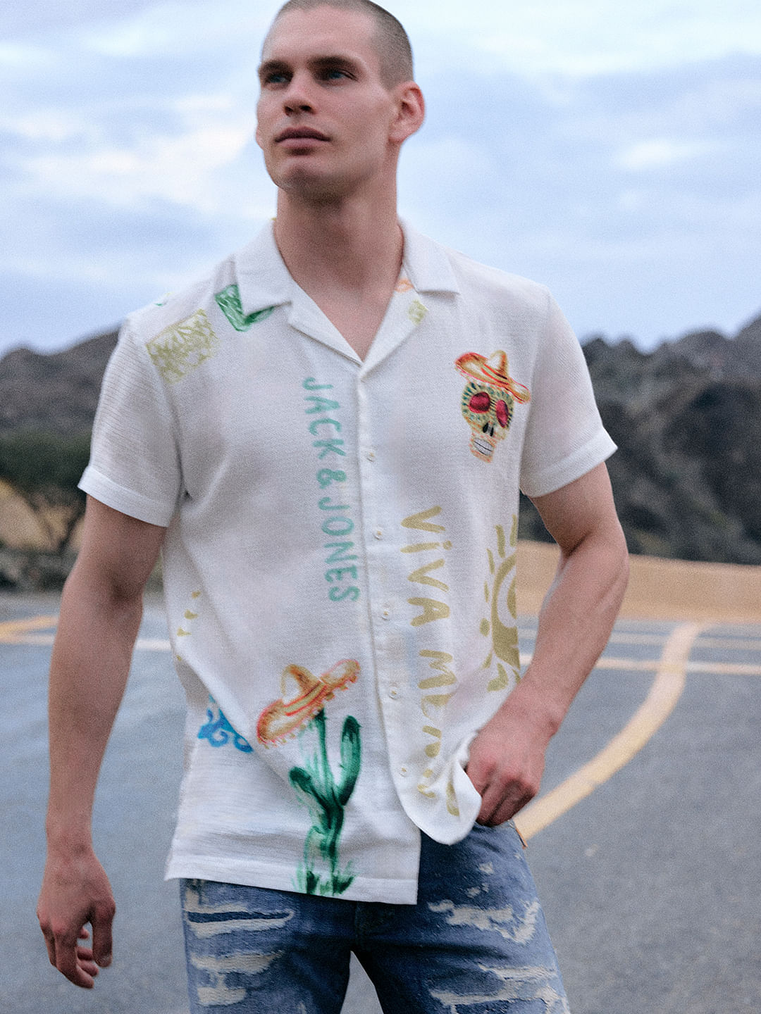 White Printed Short Sleeves Shirt - S