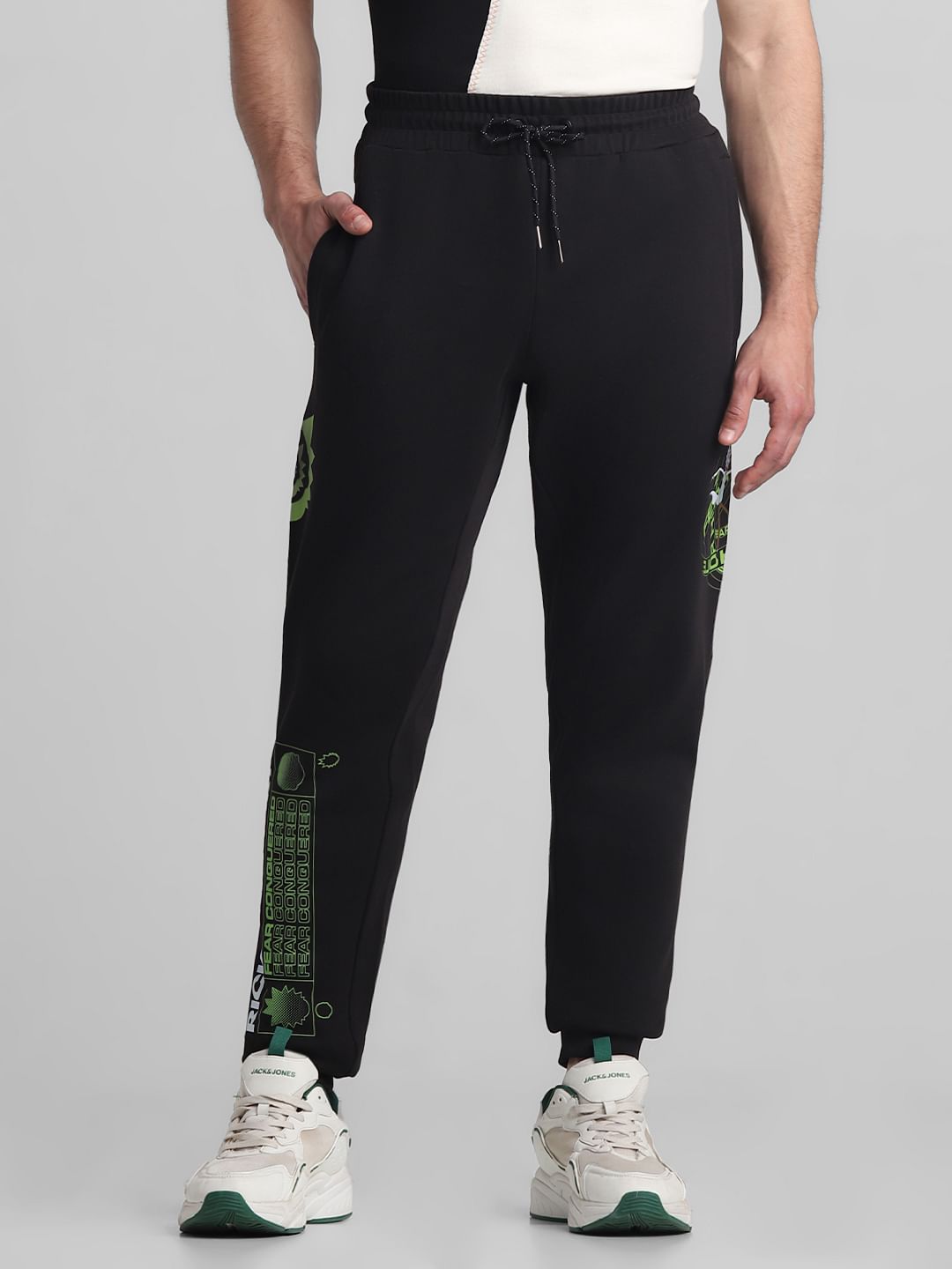 RICK & MORTY Black Mid Rise Printed Sweatpants