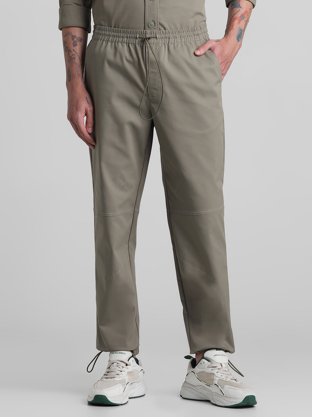 Men Olive Loose Fit Cargo Pants With Drawcord Hem - S