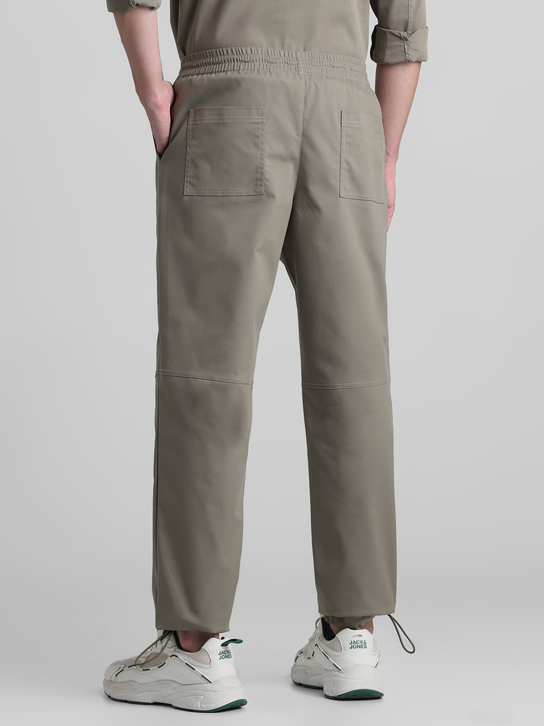 Men Olive Loose Fit Cargo Pants With Drawcord Hem