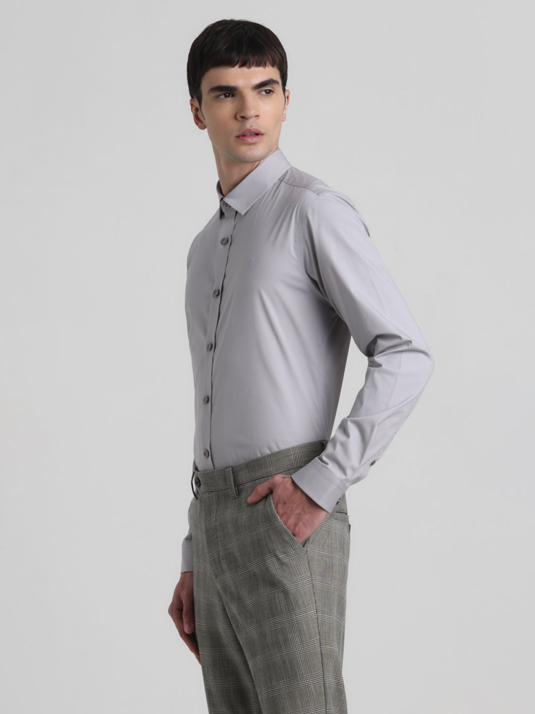 Men's Grey Solid Slim Fit Poplin Shirt With Cutaway Collar