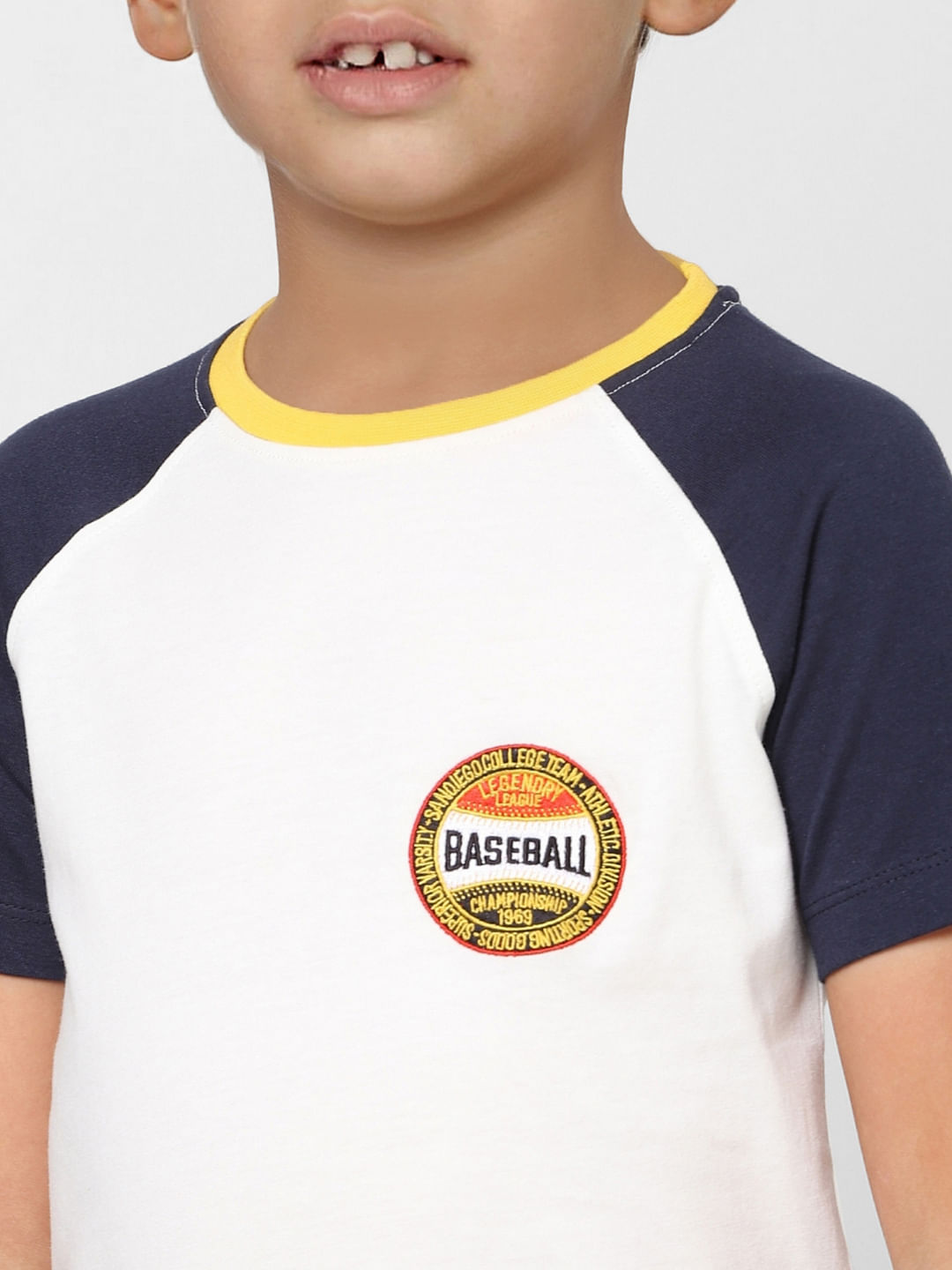 Boys White Colourblocked Crew Neck T-shirt