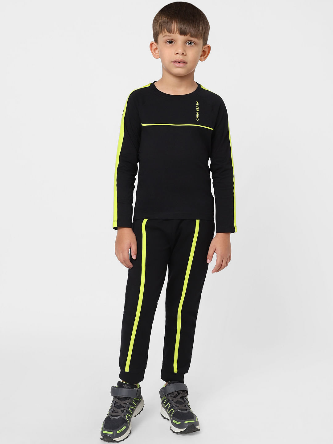 Boys Black Text Print Full Sleeves Crew Neck T-shirt - 4/5Y
