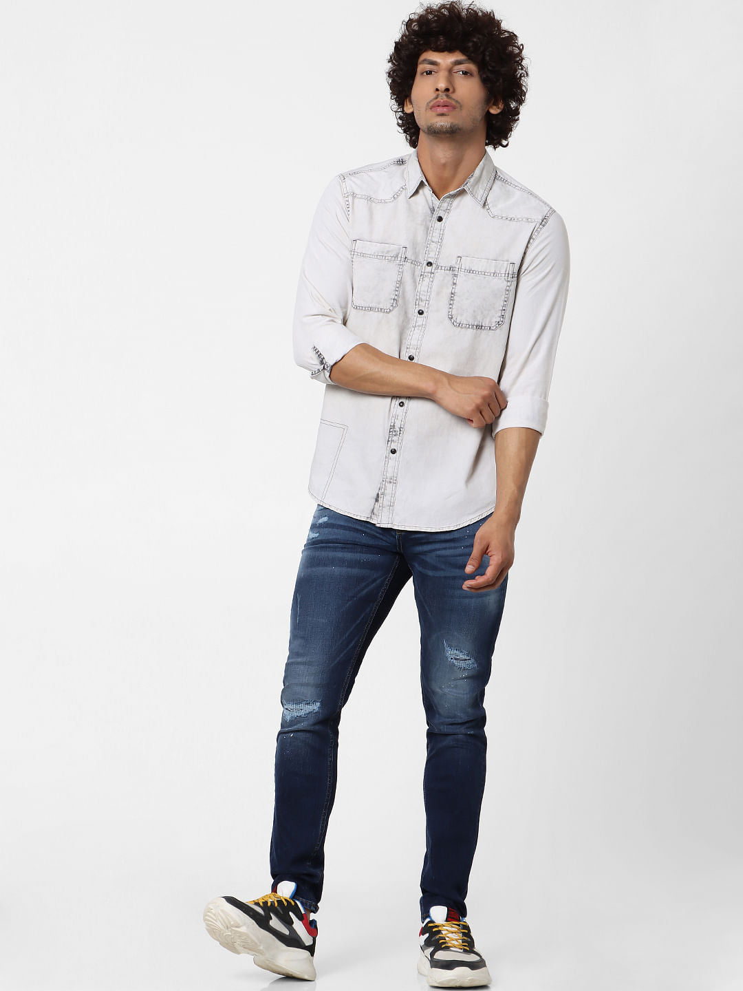 White Full Sleeves Buttoned Shirt