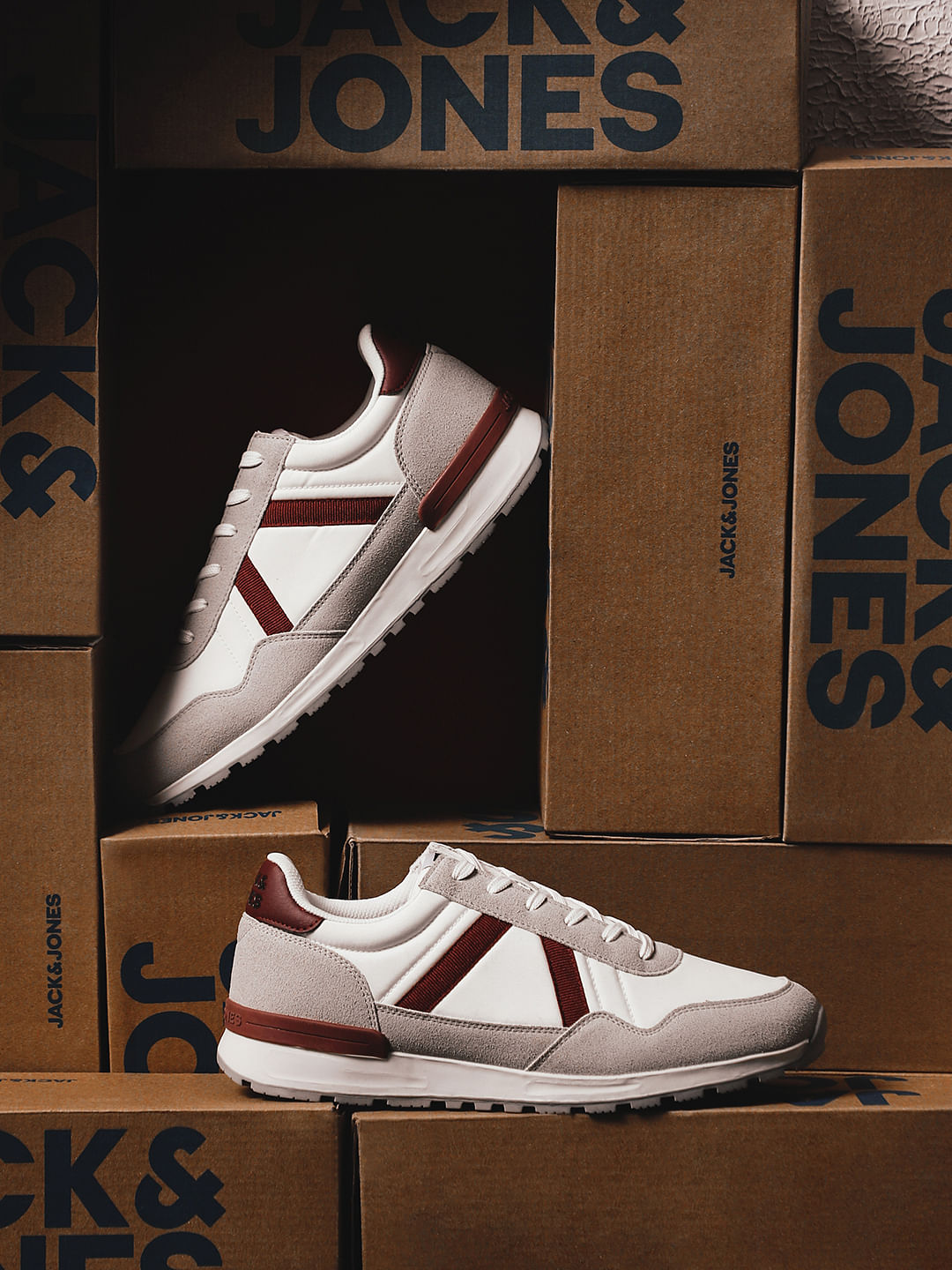 Off-White Colourblocked Lace Up Sneakers - 40