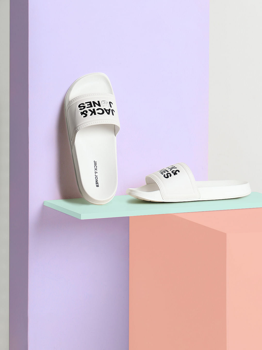 White Doggo Print Sliders - 40