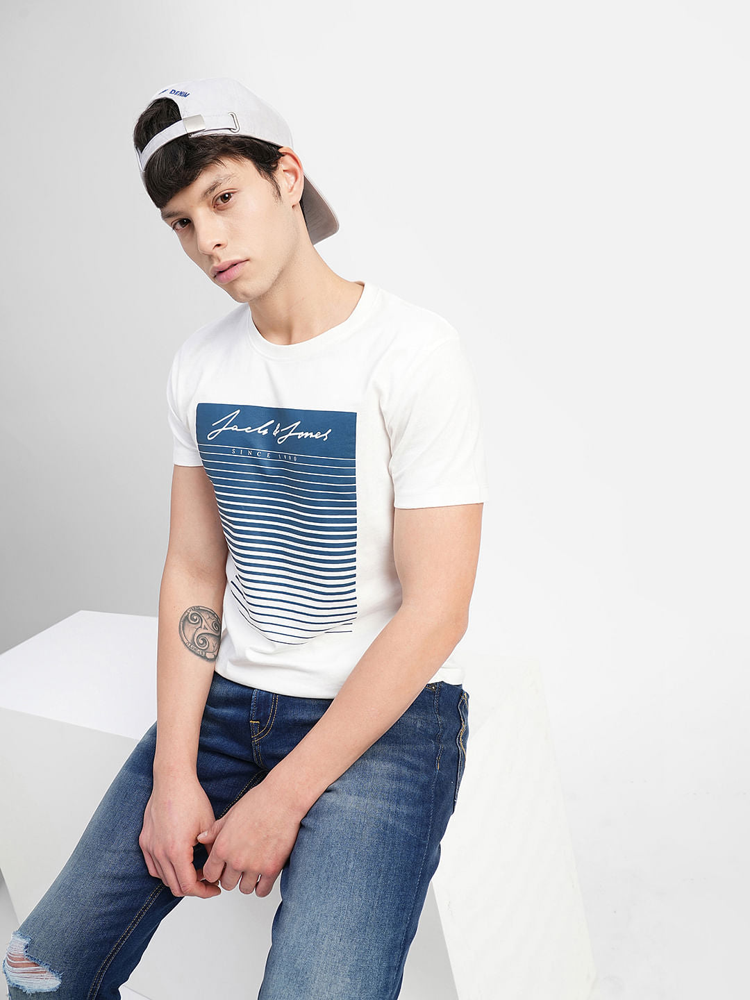 White Graphic Print Crew Neck T-shirt - S
