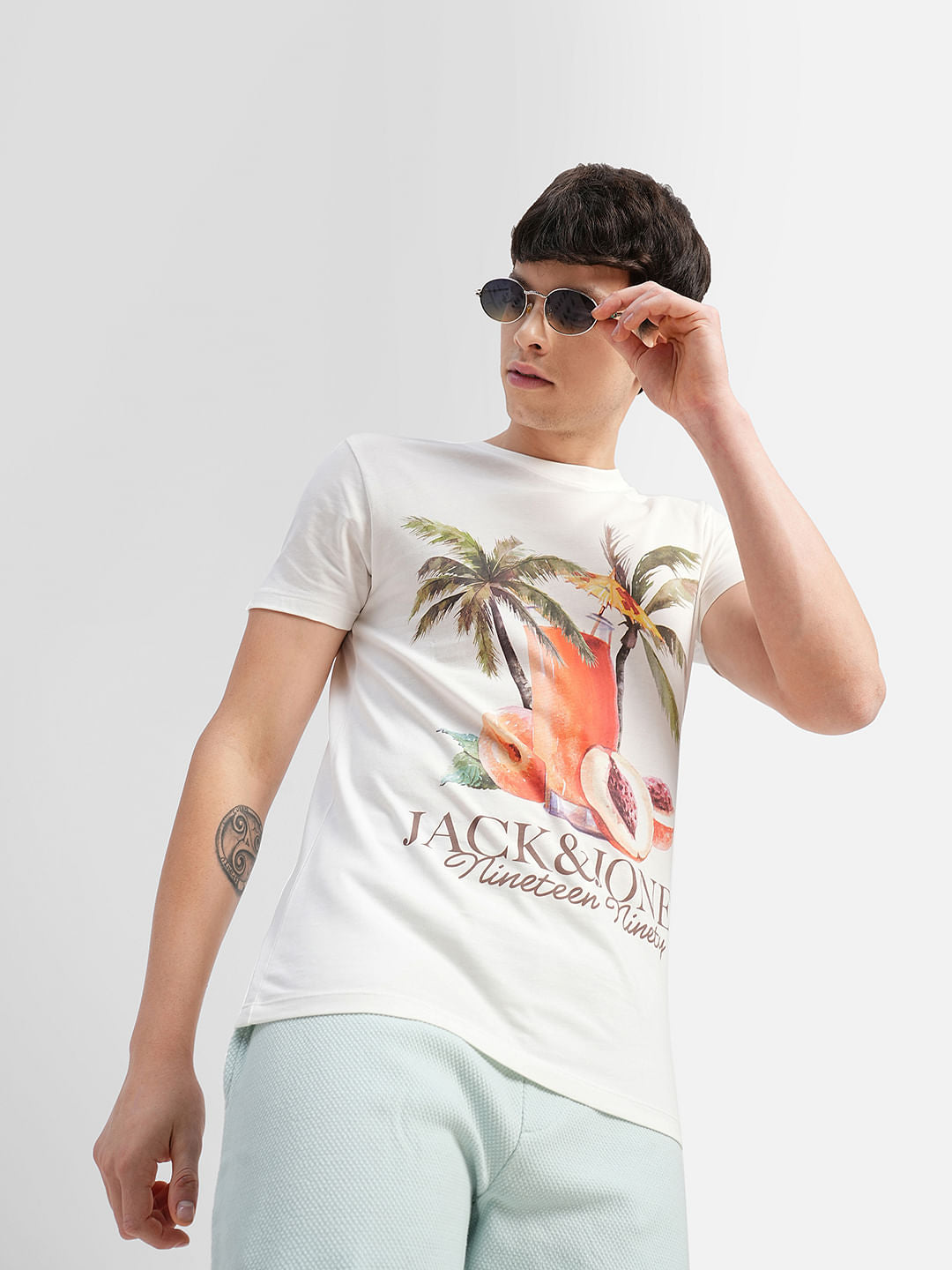 Off-White Graphic Print T-shirt